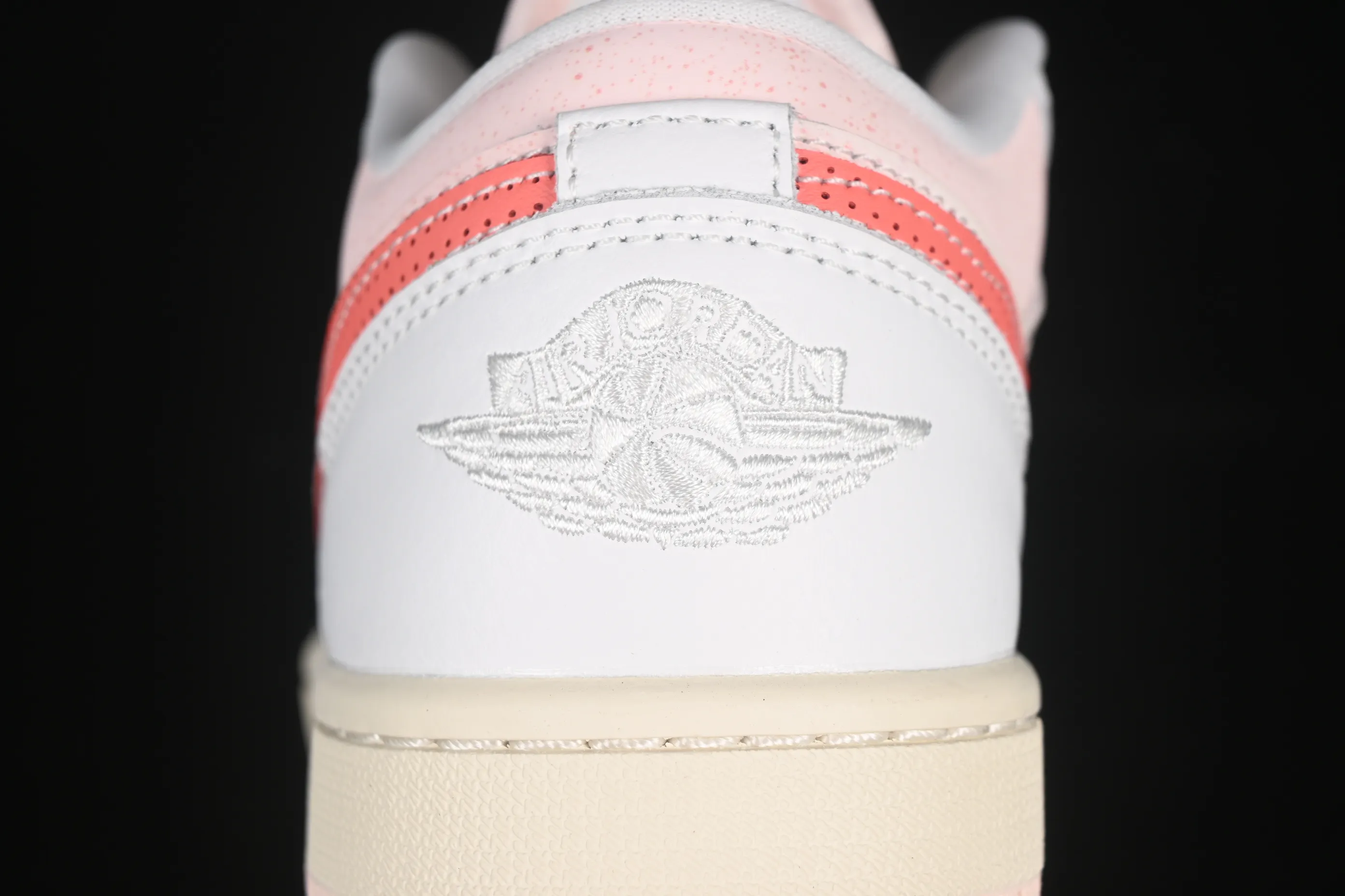 All categories Air Jordan Jordan series basketball shoes Air Jordan 1 Low G version pure original Air Jordan 1 Low AJ1 Joe 1 white pink low-top cultural leisure sports shoes IB8156-133